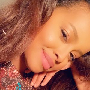 Meet your Posher, Aisha